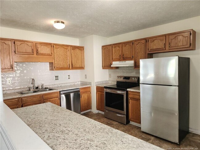 Building Photo - 2653 Rivercliff Rd