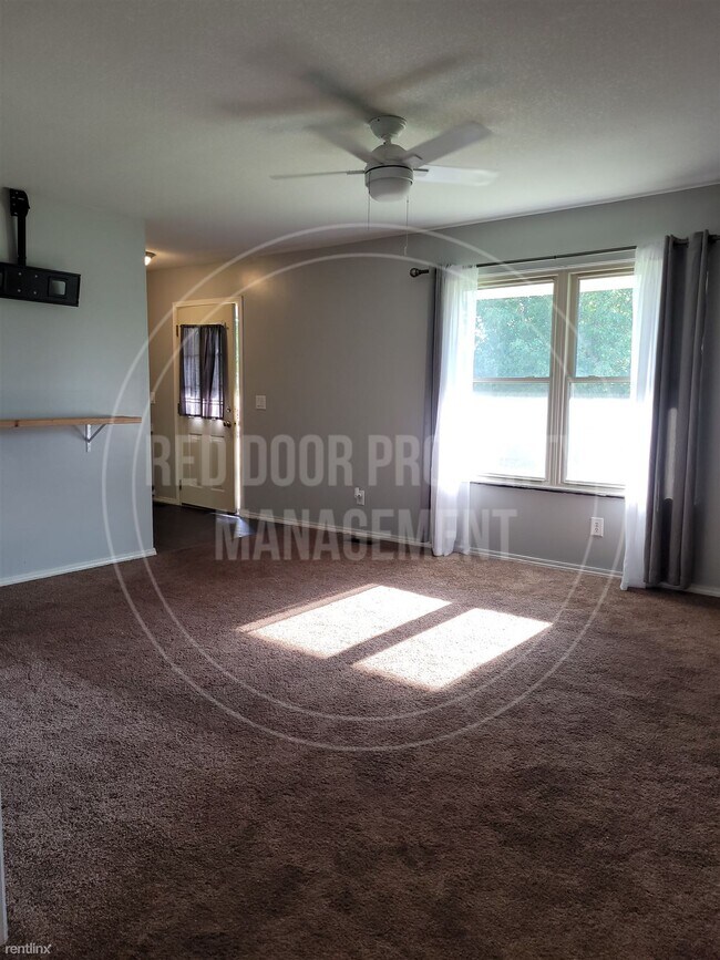 Building Photo - 4 br, 3.5 bath House - 3400 North Ridgecre...