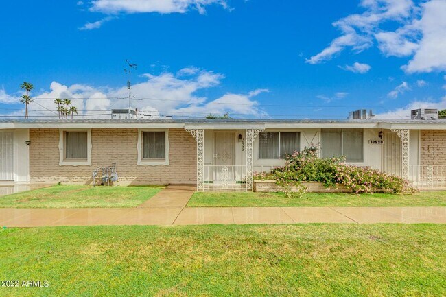 Front - 10532 W Oakmont Dr