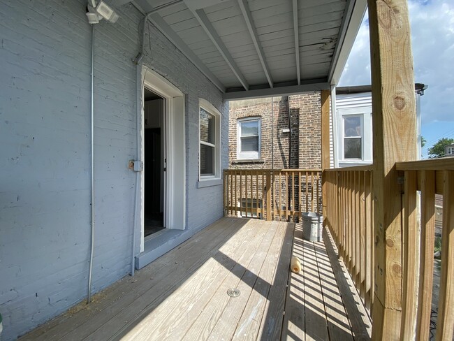 Building Photo - 605 N Monticello Ave