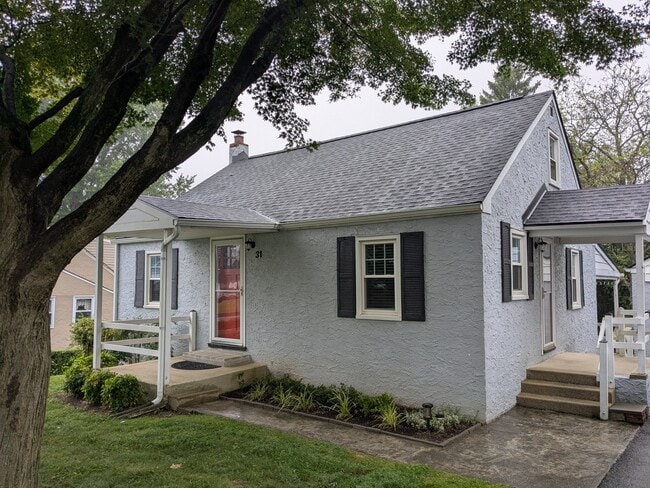 Building Photo - 31 Beechwood Ave