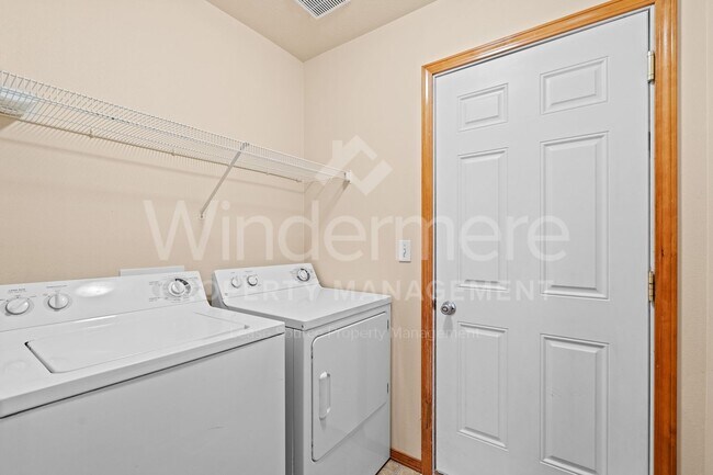 Foto del edificio - Great 3-bedroom Home In The Valley On Cul-...