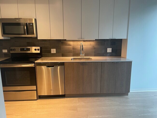 Foto del edificio - 70 E 21st St