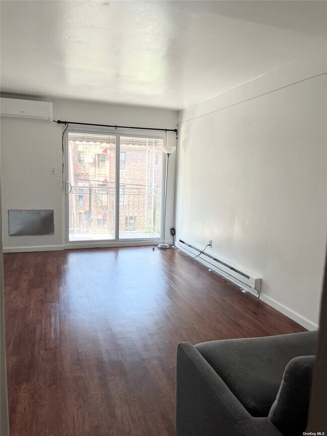 Building Photo - 92-16 43rd Ave