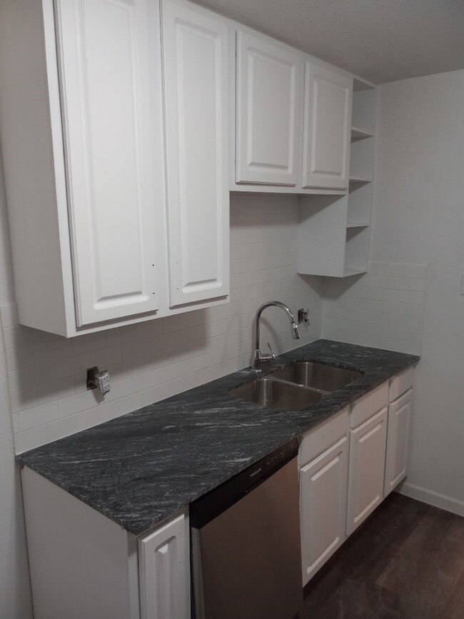 Building Photo - 2681 Gessner Rd