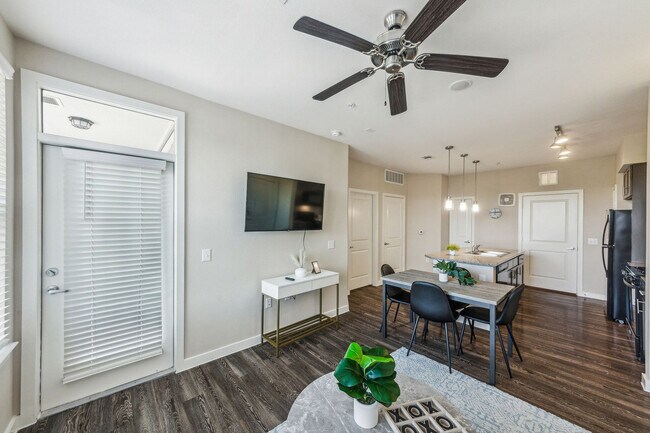 Building Photo - 13555 Cullen Blvd