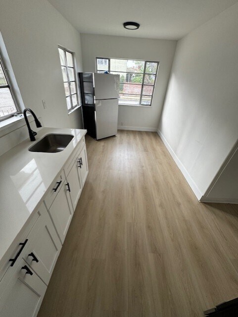 Building Photo - 8101 Crenshaw Blvd