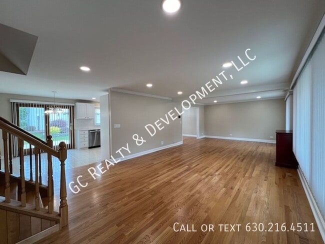 Building Photo - 933 Cornell Ln