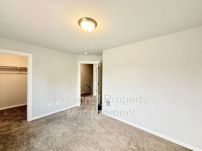Building Photo - 12600 NE 49th St