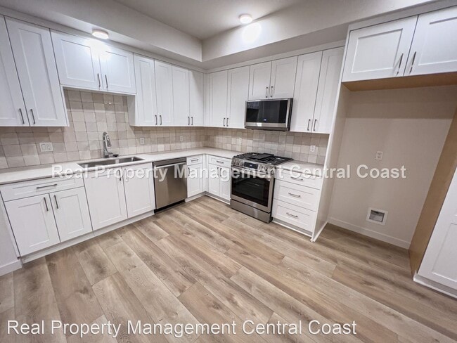 Building Photo - 2 br, 2 bath House - 2475 Victoria Ave. Un...
