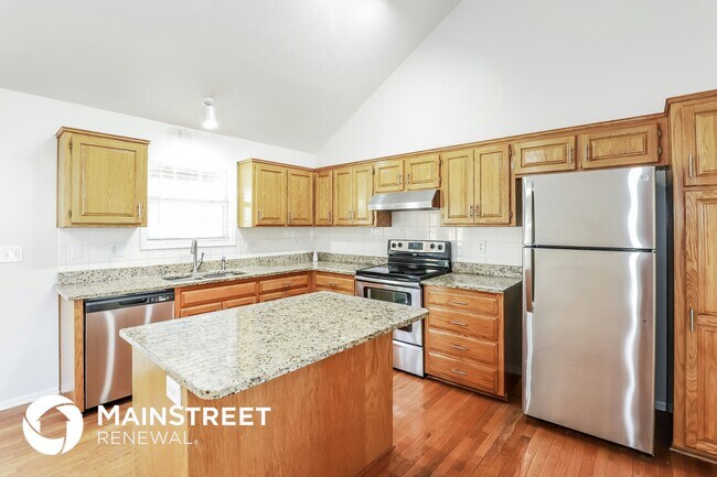 Building Photo - 10926 Rowland Ave