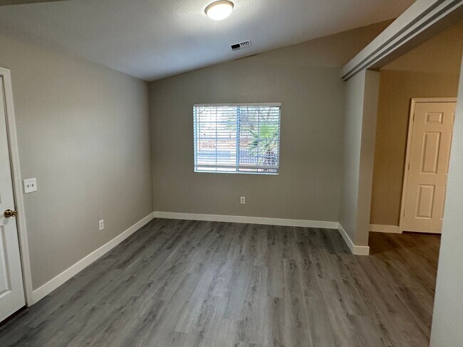 Building Photo - 62 N Vista Ave - New Listing, View Today, ...