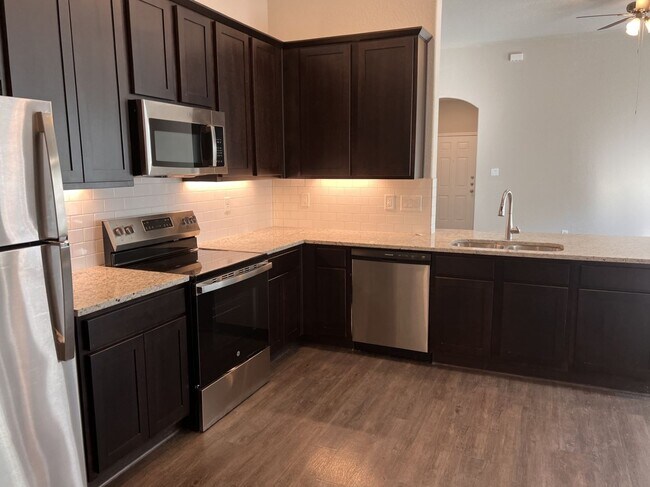 Foto del edificio - 609-611 Grayson Ln