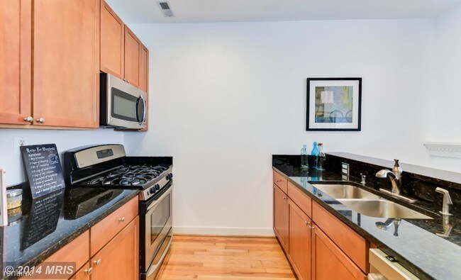 Foto del edificio - 2 br, 2 bath Condo - 1305 Clifton Street NW