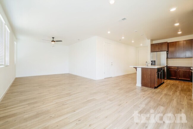 Foto del edificio - 2435 Snowbrush Ct