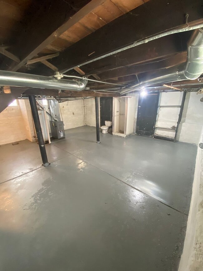 Building Photo - Section 8 Welcome! Beautifully Renovated 3...