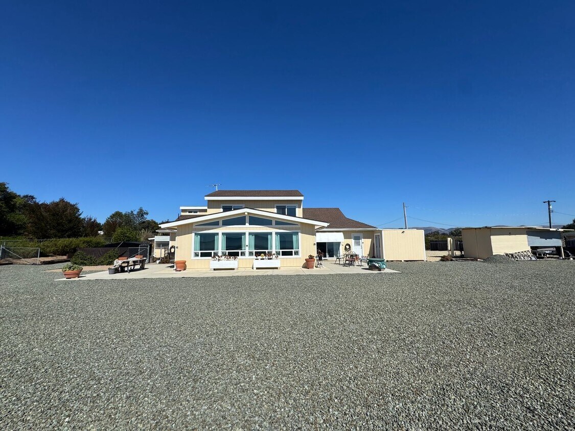 Foto principal - 3-Bedroom Home with Spectacular Views and ...