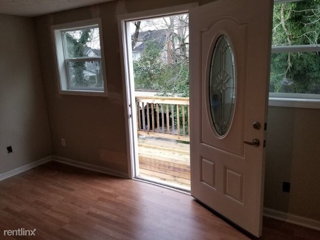 Building Photo - 1 br, 1 bath Apartment - 270 Archer st B