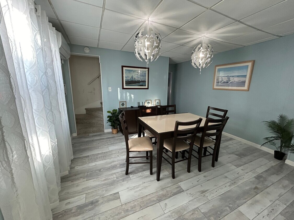 Foto principal - 224 W Poplar Ave
