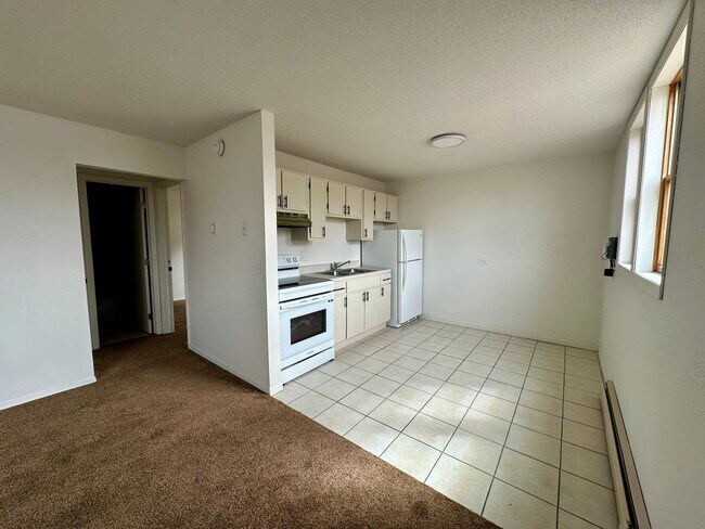 Building Photo - West Ave 4-Plex