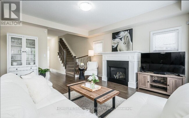 Building Photo - 194 Eaglecrest St