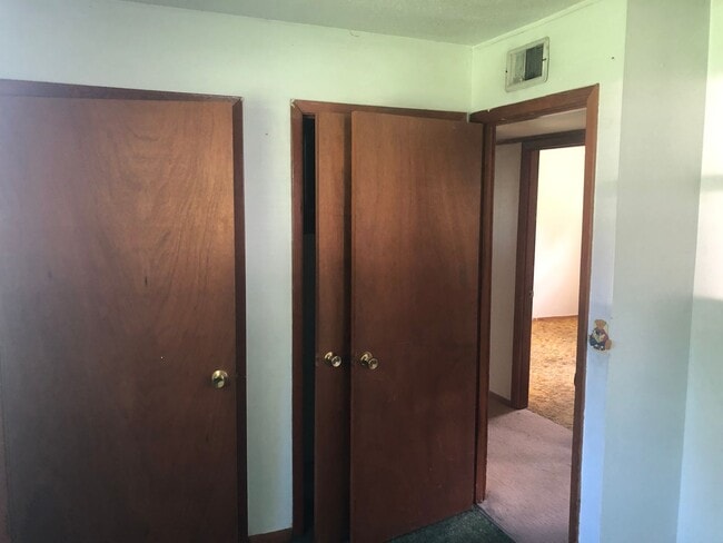 Building Photo - MALDEN - 3-4 bedroom ranch in town with fenced yard - $599.38 MONTH / $999 DOWN