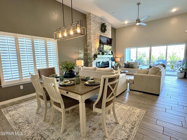 Foto del edificio - 13684 Glen Vista Ln