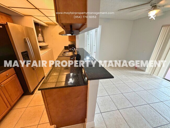 Foto del edificio - 4469 Treehouse Ln