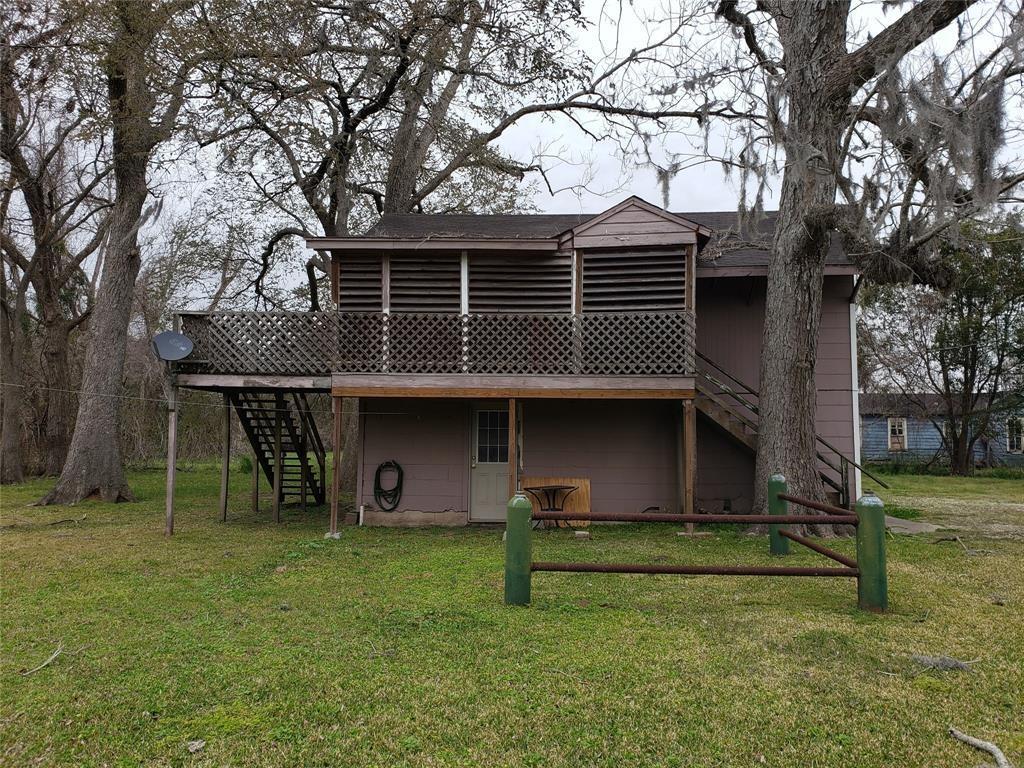 2106 S Columbia Dr Unit B, West Columbia, TX 77486 Apartment for Rent