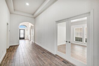 Building Photo - 10835 High Red Mesa