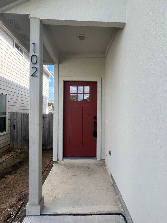Foto del edificio - 3 bed/2.5 bath home in an exclusive gated community!