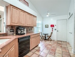 Building Photo - 15004 Cloverdale Dr