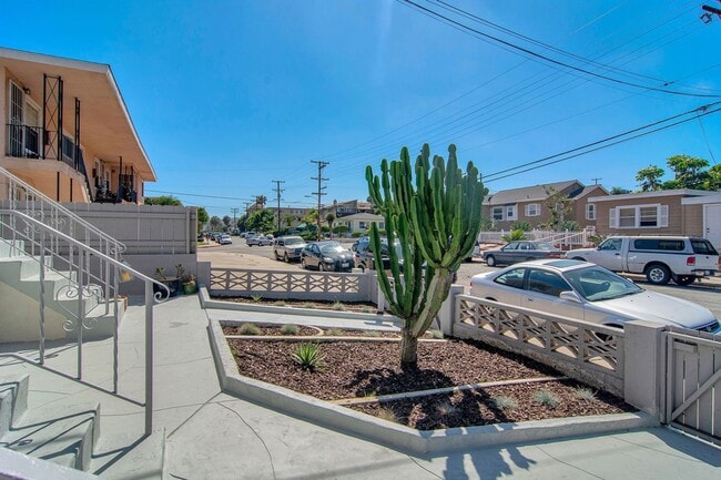 Building Photo - Cozy remodeled 2 beds 1 bath apt in Point Loma