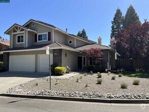 Building Photo - 600 Bourne Ct