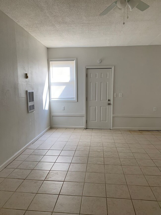 Building Photo - 403 Sherman Pl