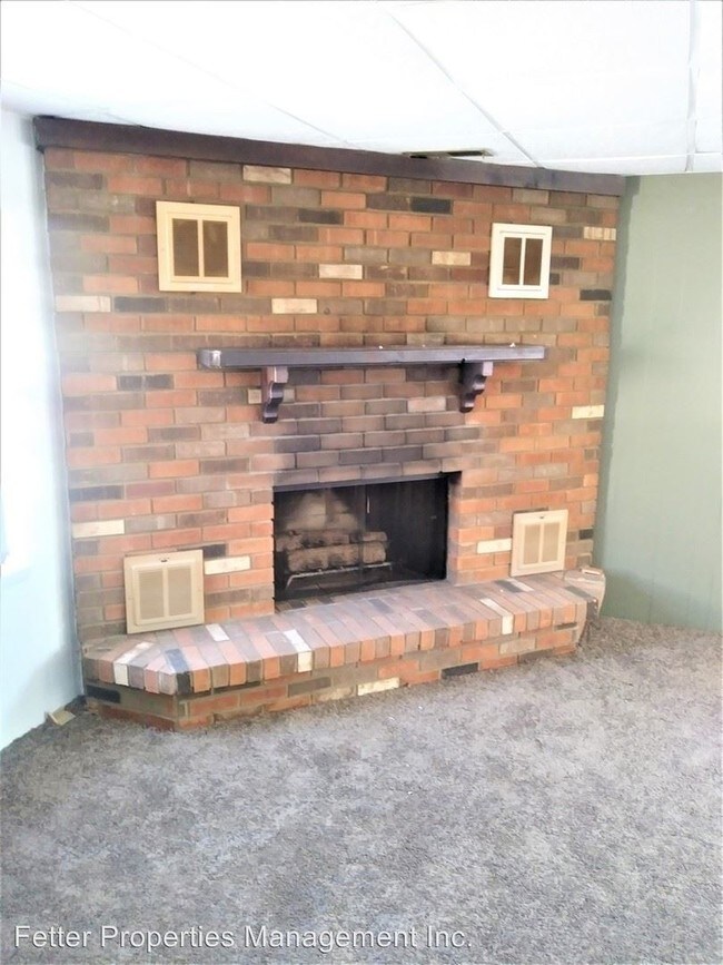 Building Photo - 3 br, 2 bath House - 1400 Macarthur Circle