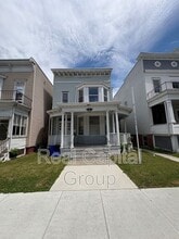 Building Photo - 130 5th Ave