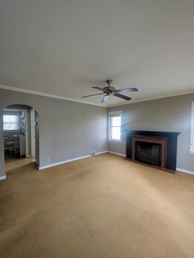 Foto del edificio - Charming Cape Cod Style Home