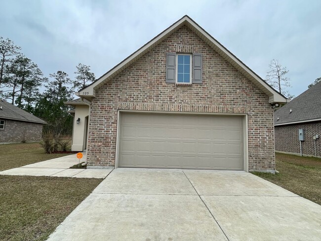 Building Photo - Berkshire Beauty