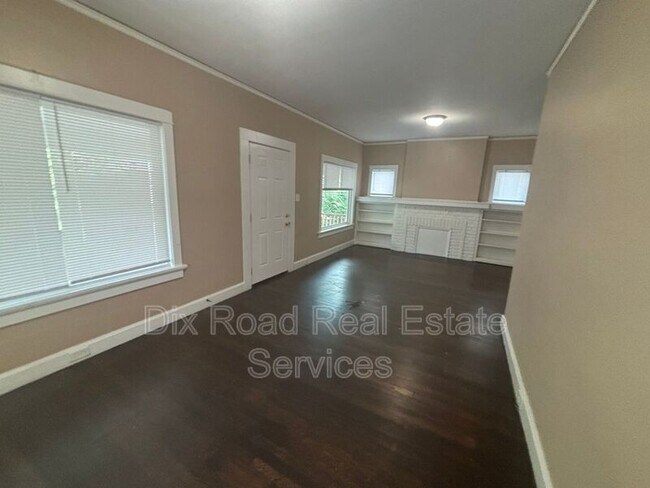 Building Photo - 22 Pinehurst Ave