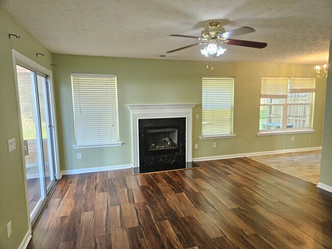Foto del edificio - Rare 3 bed 2.5 located in the Etowah School District