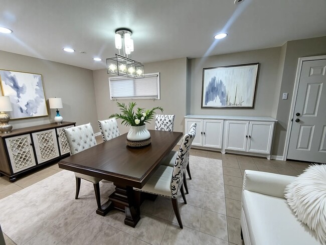 Building Photo - 14410 Castlereagh Dr