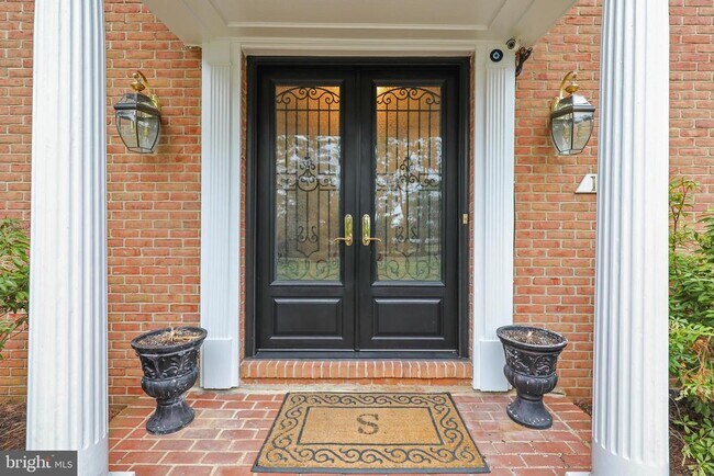 Building Photo - 10605 River Oaks Ln