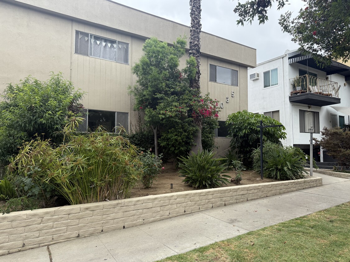Primary Photo - 1031 N Harper Ave