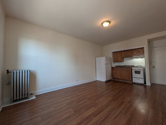 Foto del edificio - 3335 W Diversey Ave