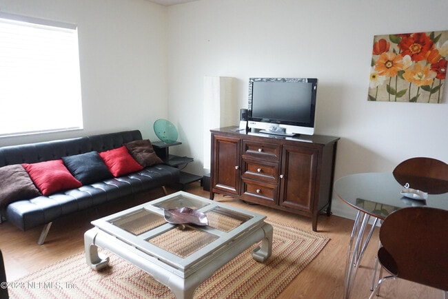 Foto del edificio - 222 14th Ave N