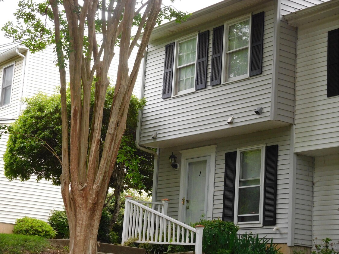 Primary Photo - 1 Durbin Pl