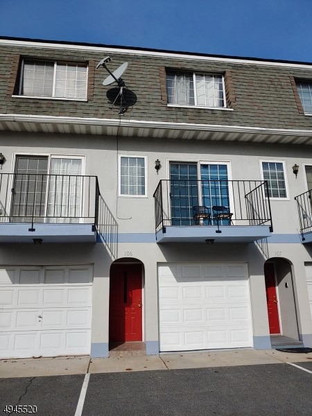 Primary Photo - 174 Palisade Ave