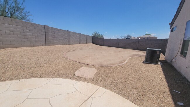 Foto del edificio - Upgraded 3 Bedroom With Bonus Room