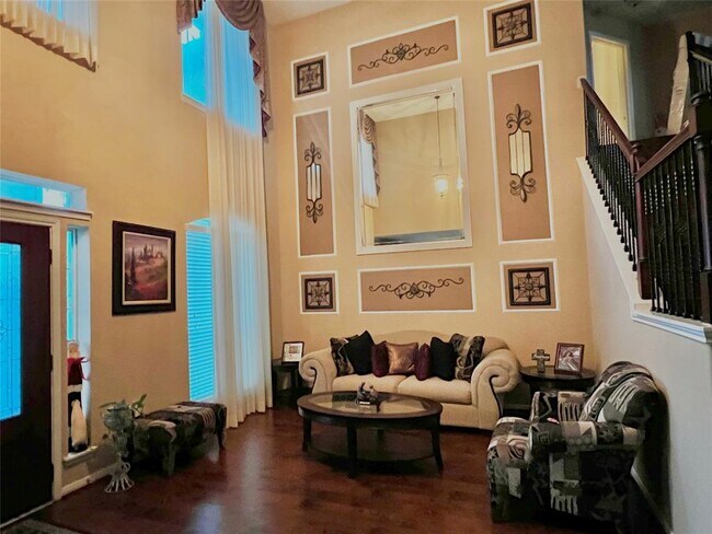 Foto del edificio - 2714 Lake Villa Dr